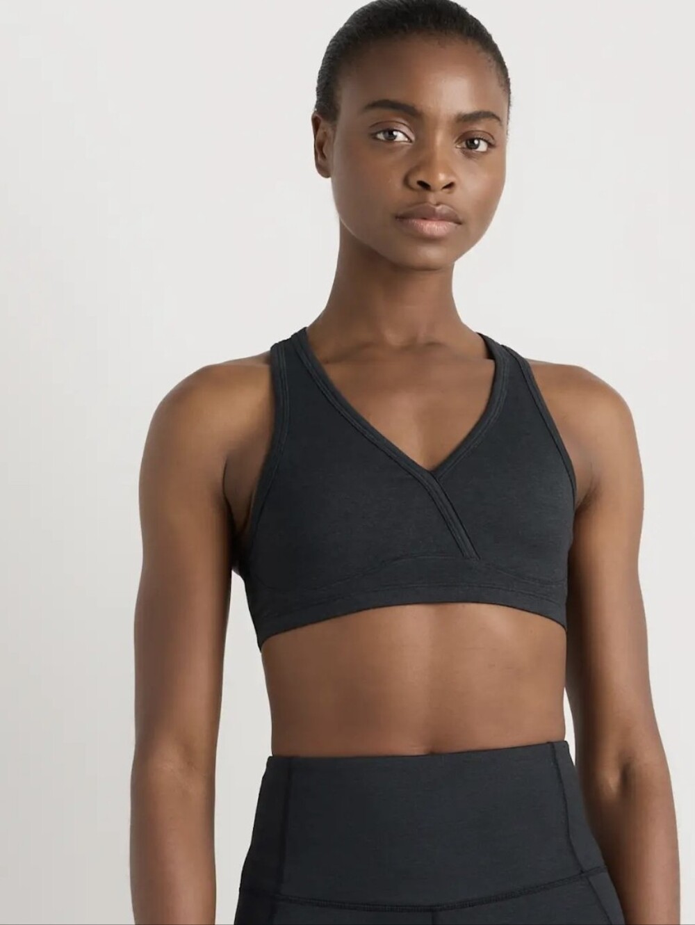 Quince Ultra-Soft V-Neck Racerback Sports Bra Seamless Brown Size XL